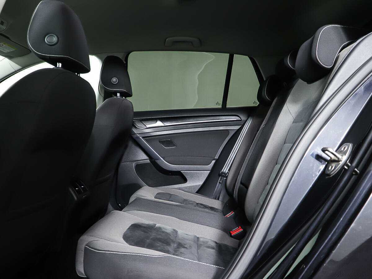 Volkswagen Golf с пробегом — 2013 год. Фото: #10