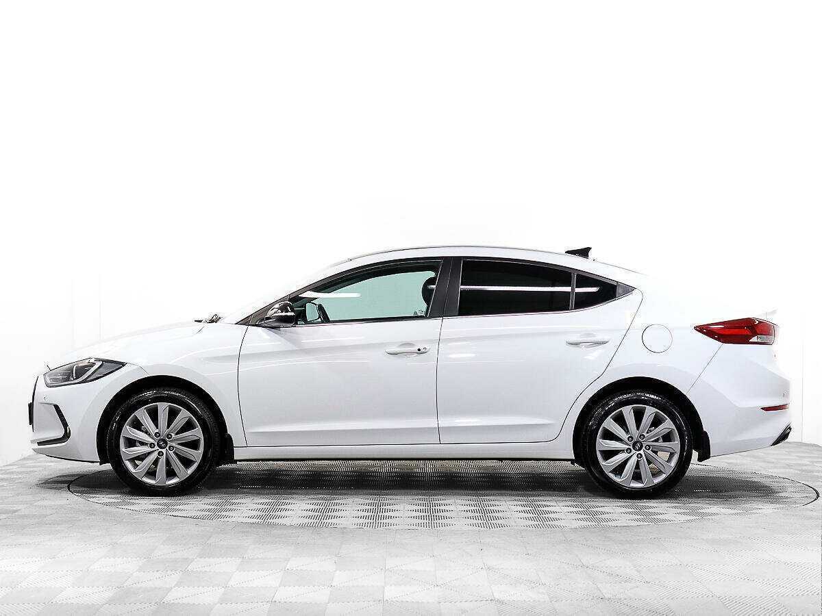 Hyundai Elantra с пробегом — 2017 год. Фото: #6