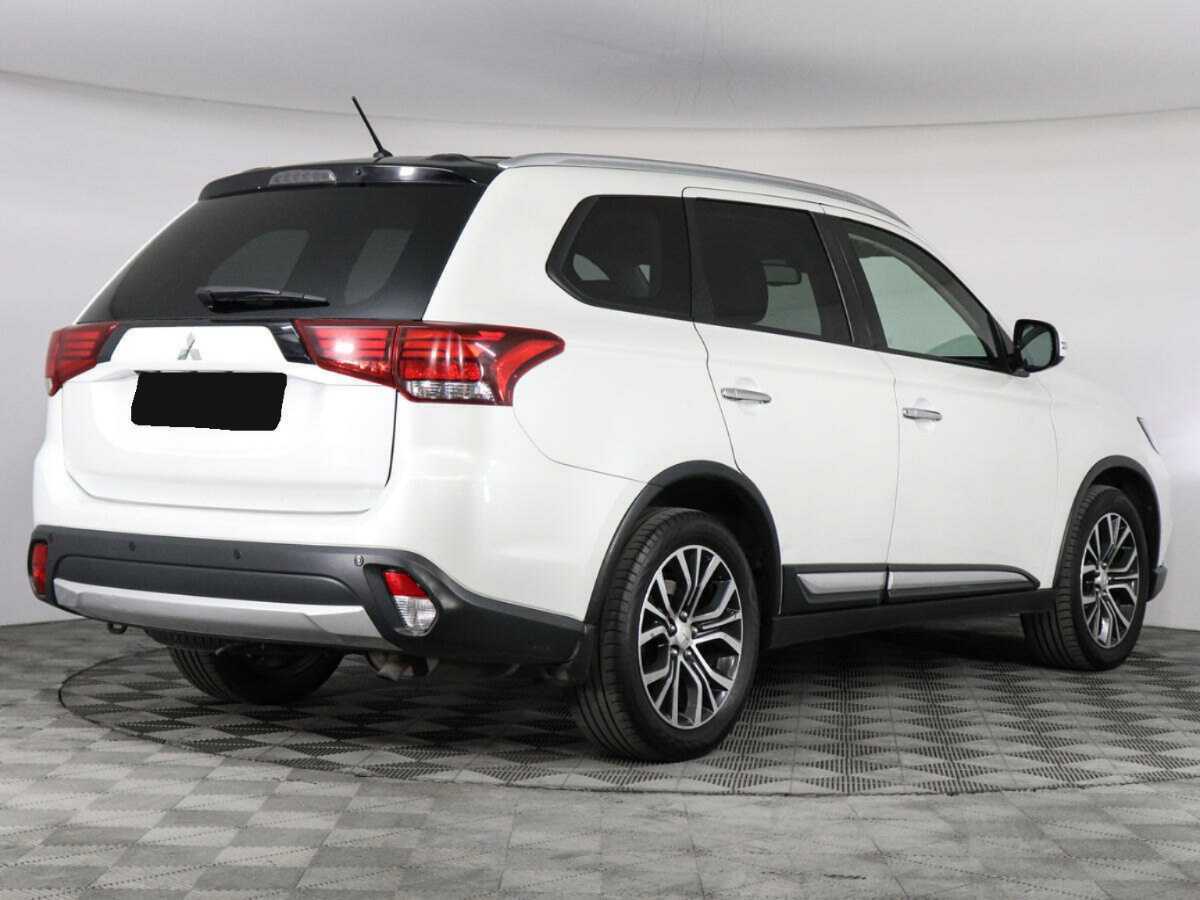 Mitsubishi Outlander с пробегом — 2016 год. Фото: #4