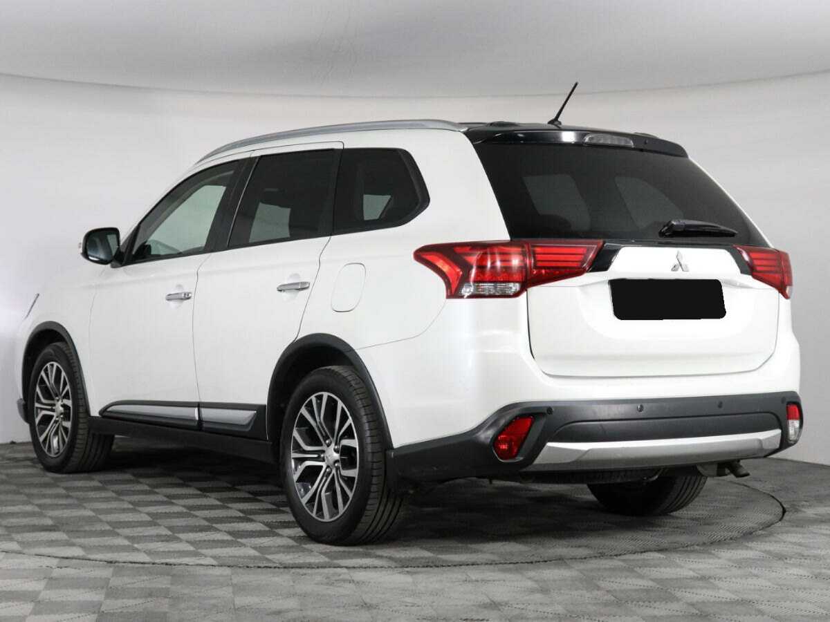Mitsubishi Outlander с пробегом — 2016 год. Фото: #6