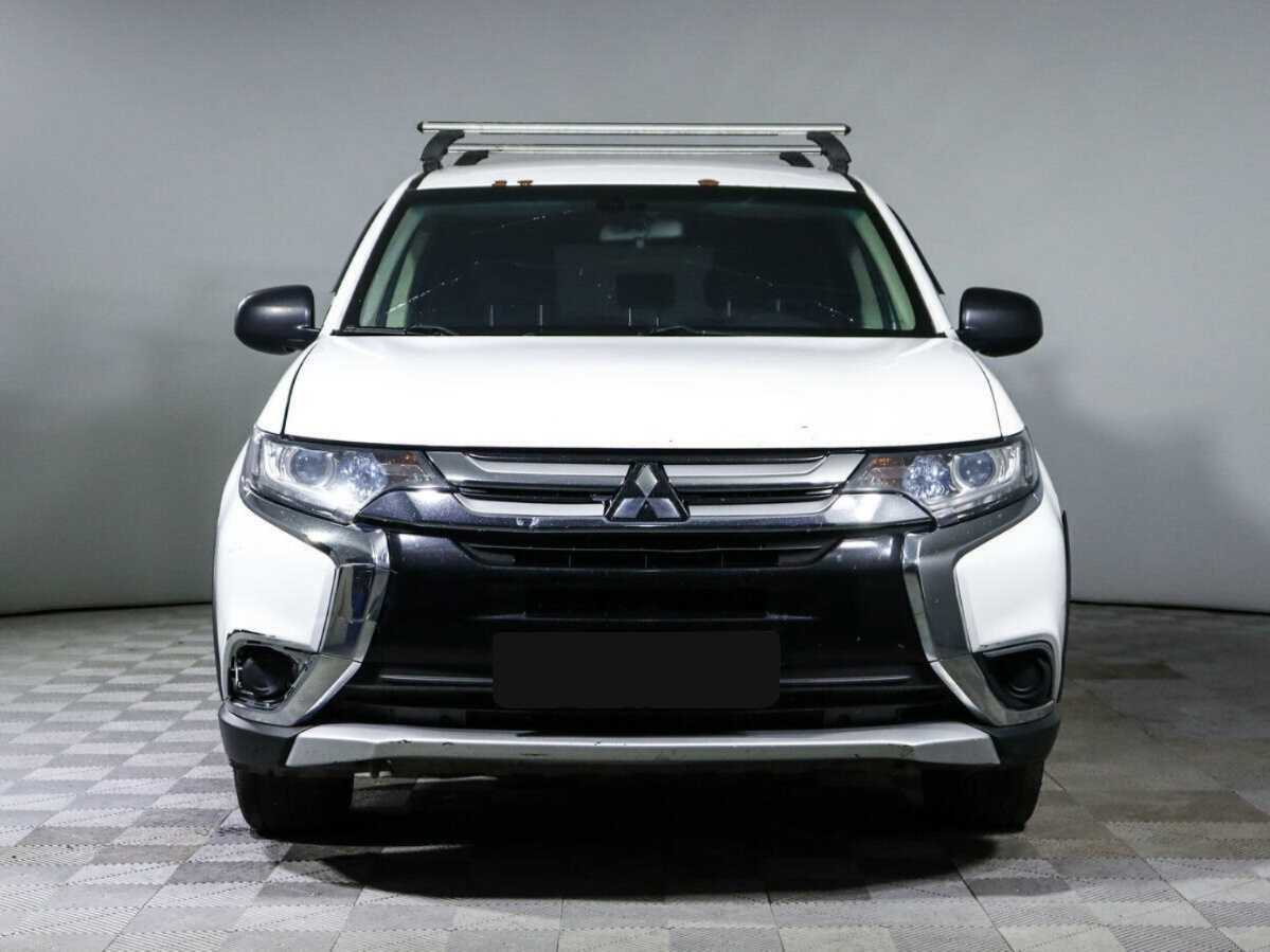 Mitsubishi Outlander с пробегом — 2018 год. Фото: #1