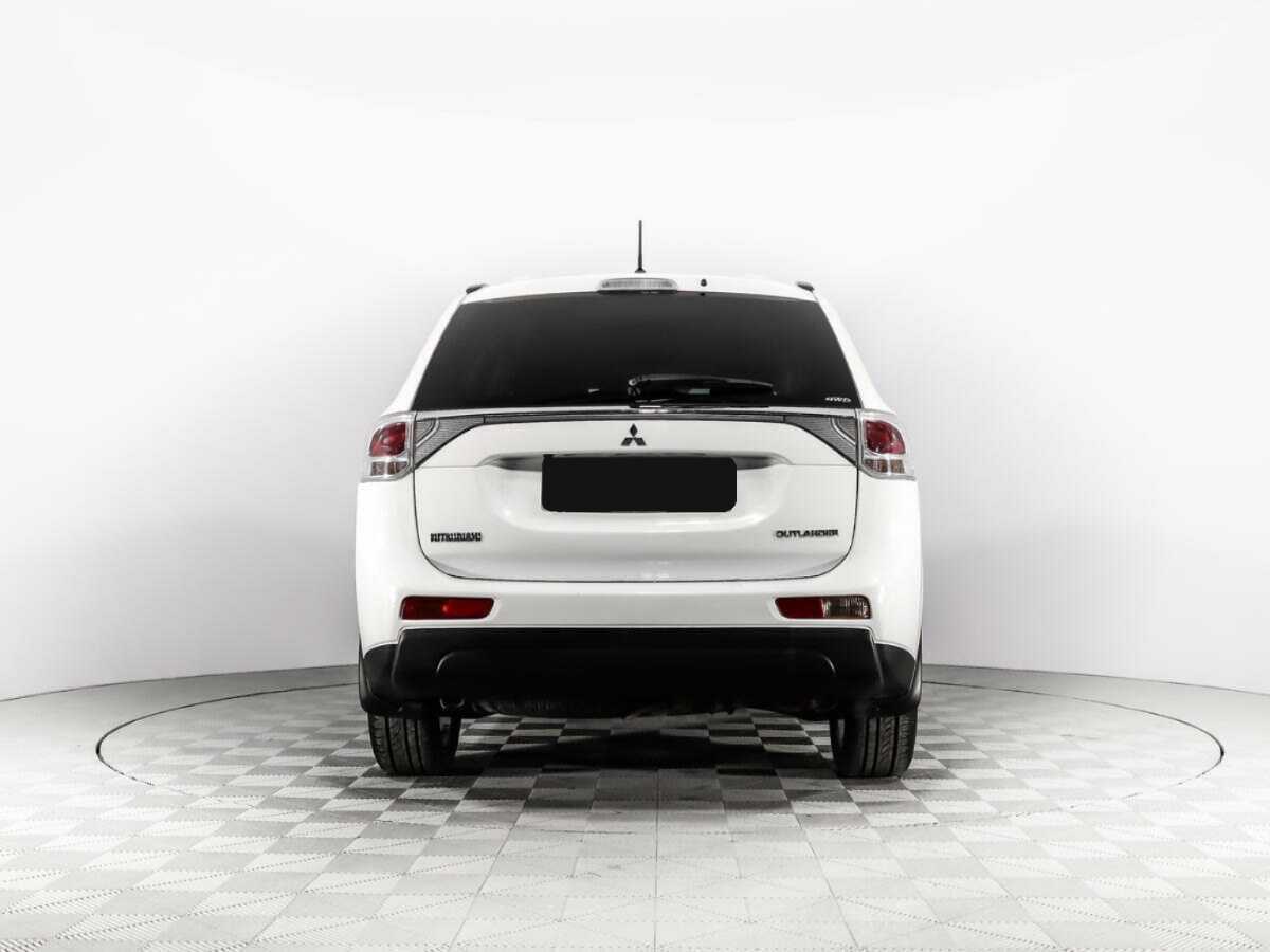 Mitsubishi Outlander с пробегом — 2014 год. Фото: #5