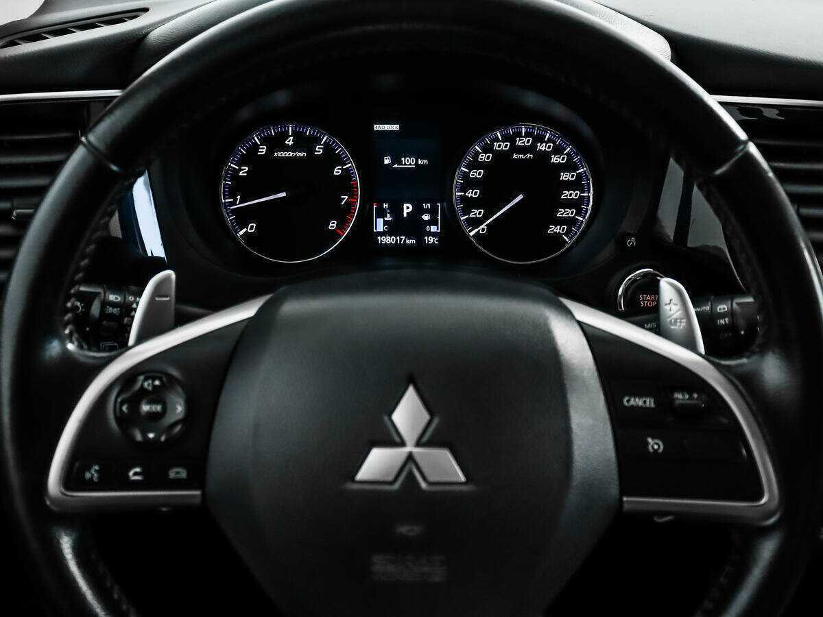 Mitsubishi Outlander с пробегом — 2014 год. Фото: #17