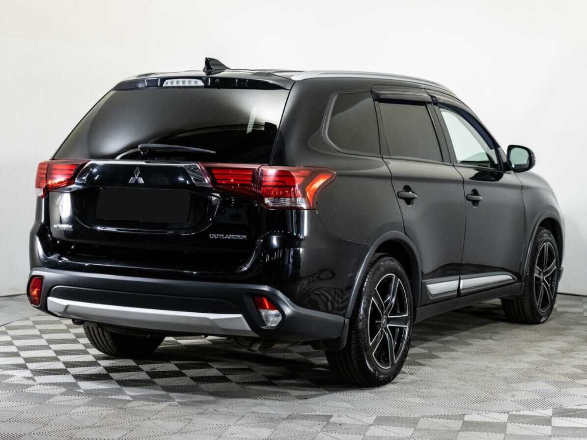 Mitsubishi Outlander с пробегом — 2018 год. Фото: #4