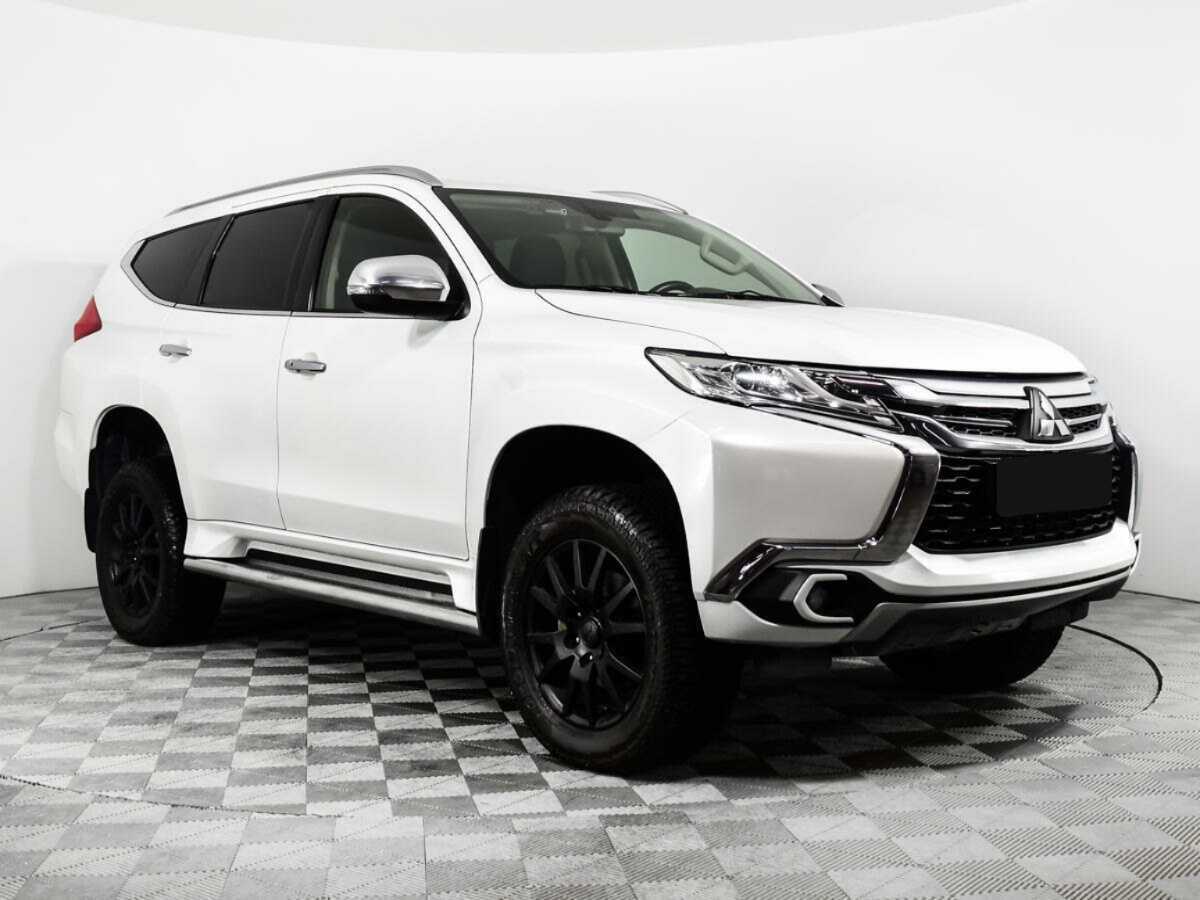 Mitsubishi Pajero Sport с пробегом — 2018 год. Фото: #2
