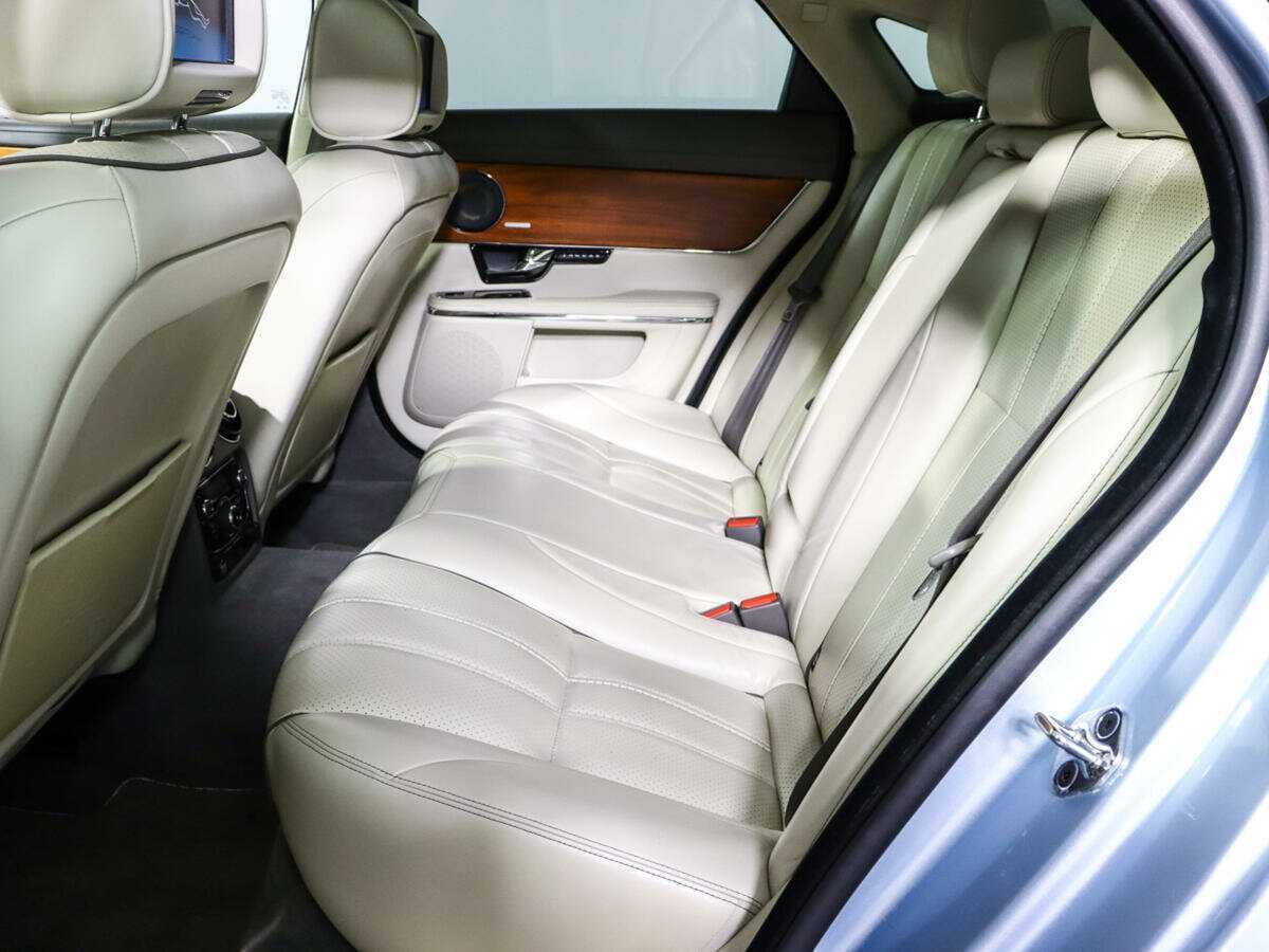 Jaguar XJ с пробегом — 2012 год. Фото: #7