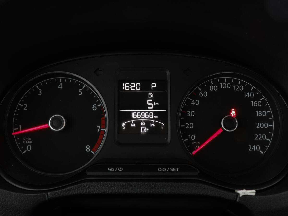 Volkswagen Polo с пробегом — 2018 год. Фото: #10