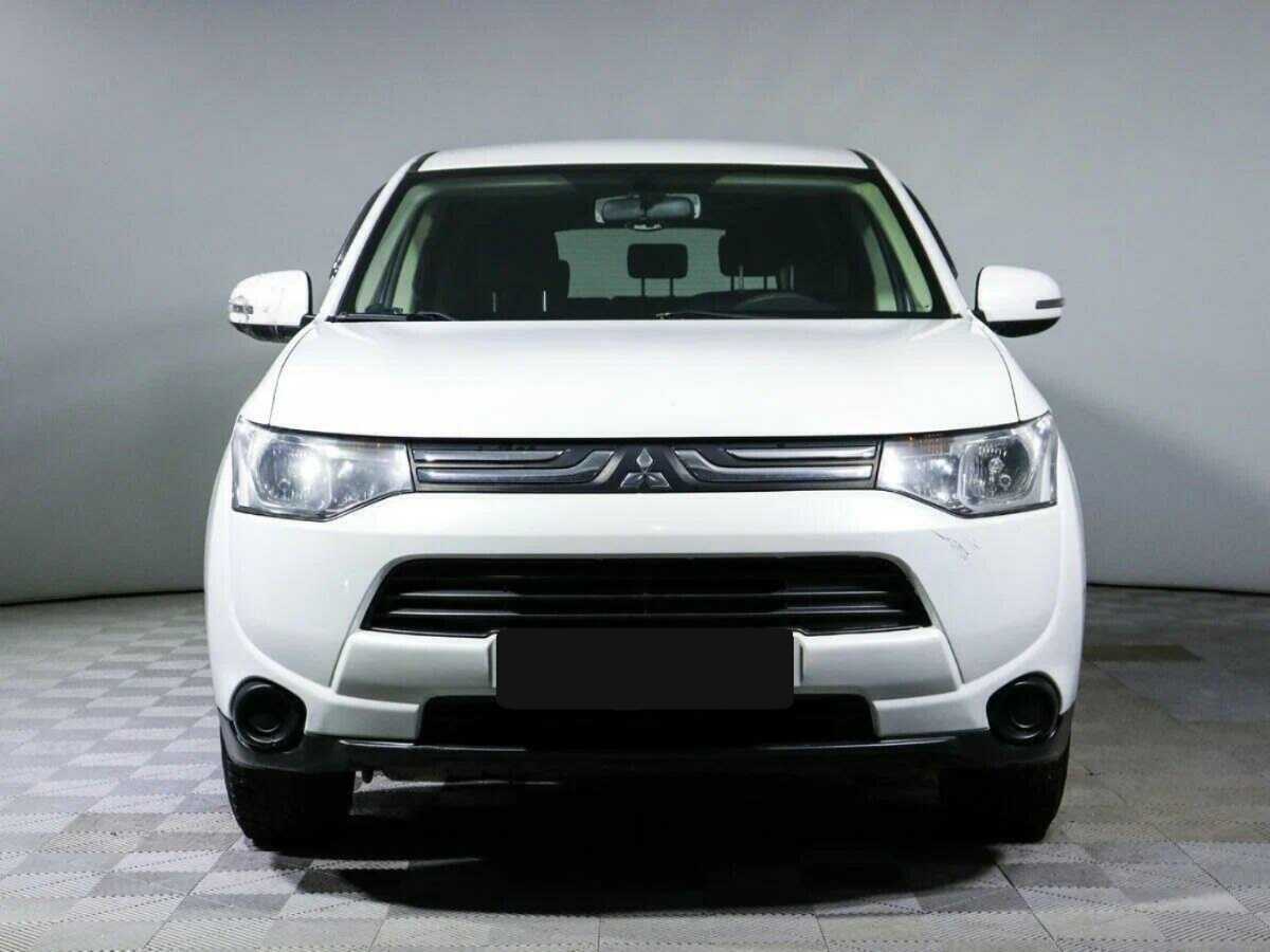 Mitsubishi Outlander с пробегом — 2012 год. Фото: #1