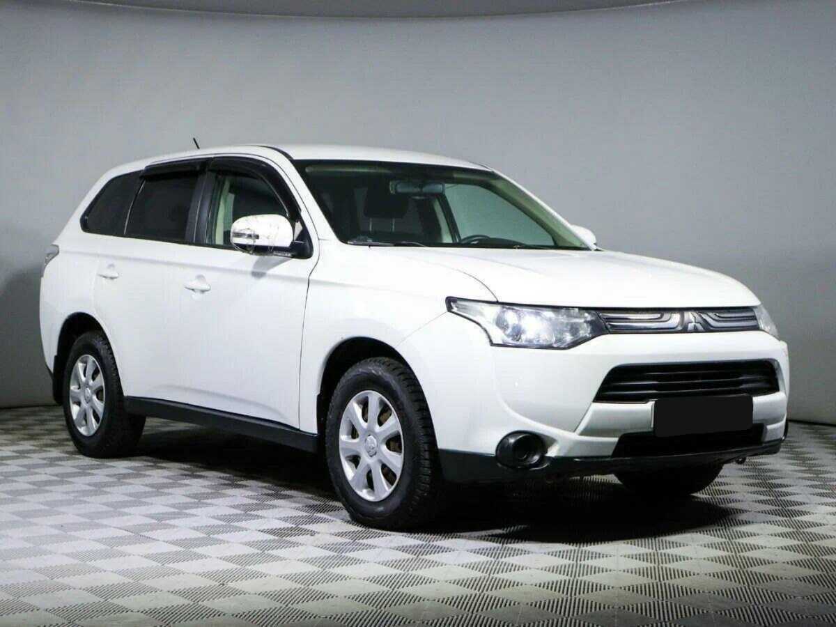 Mitsubishi Outlander с пробегом — 2012 год. Фото: #2