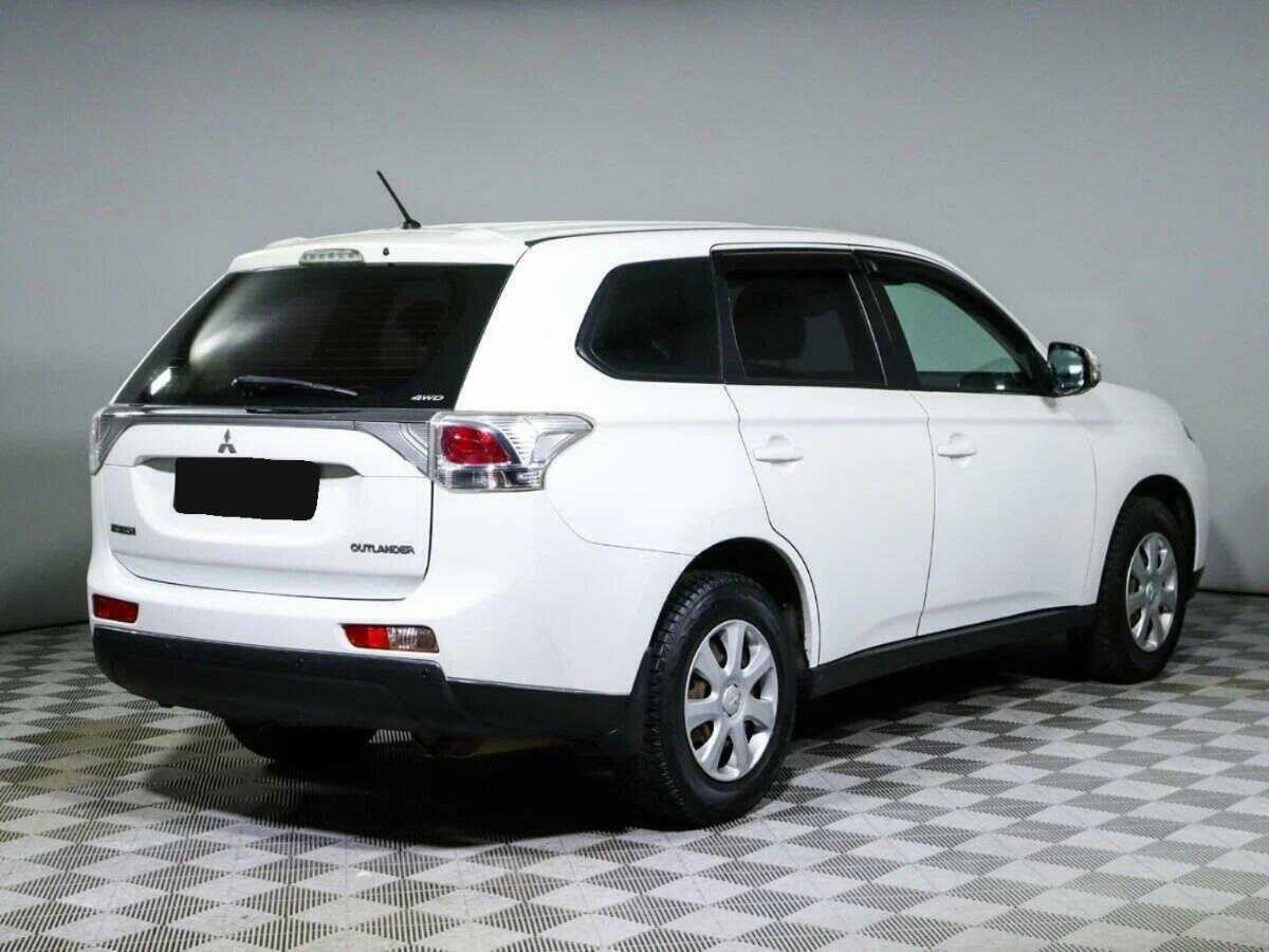 Mitsubishi Outlander с пробегом — 2012 год. Фото: #3