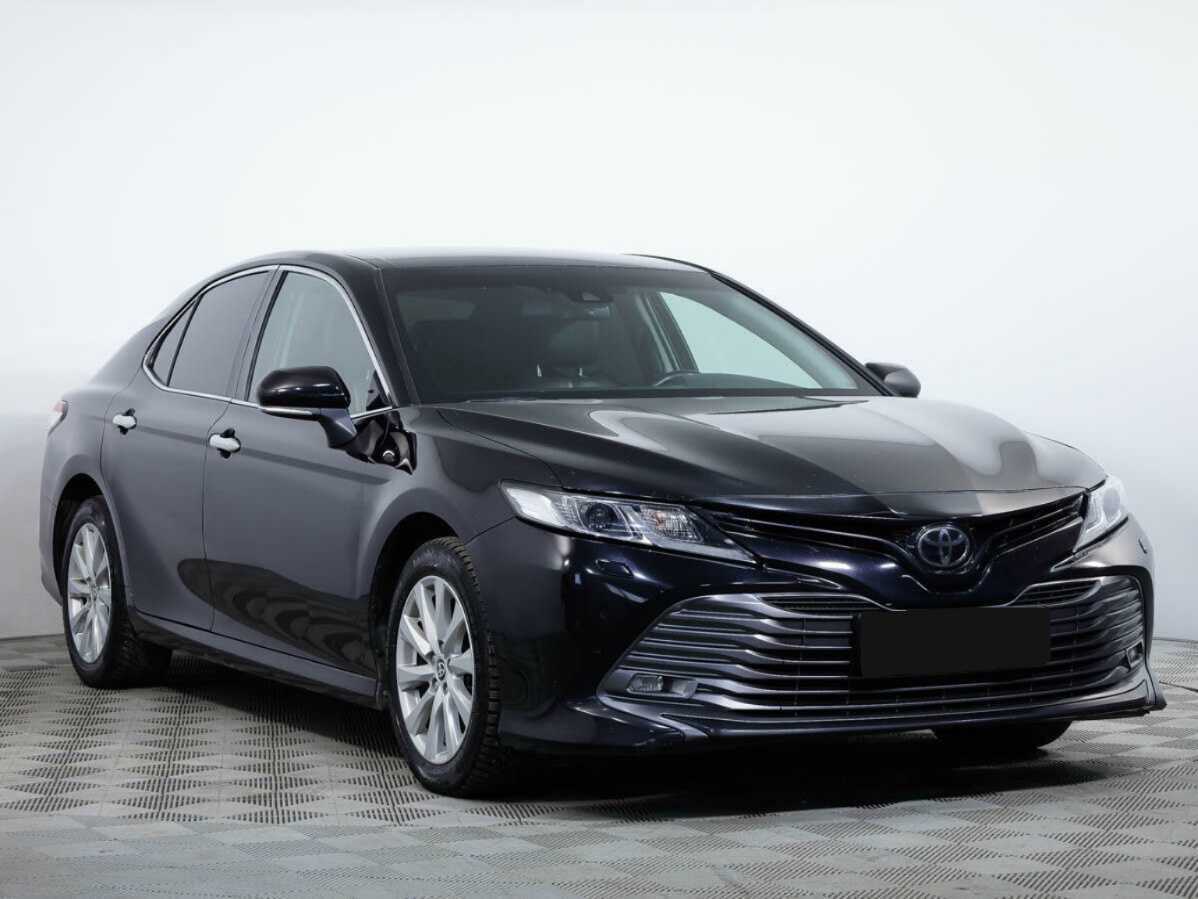 Toyota Camry с пробегом — 2020 год. Фото: #1