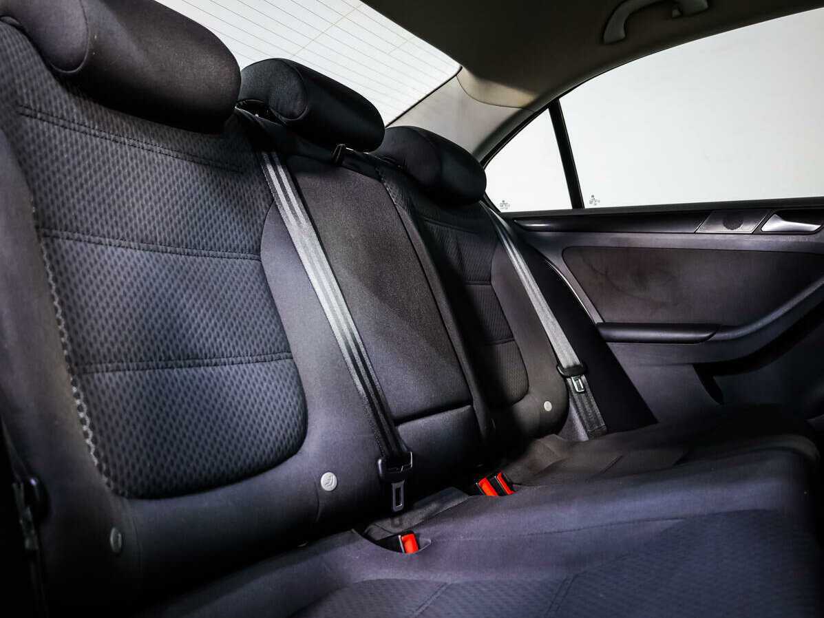 Volkswagen Jetta с пробегом — 2012 год. Фото: #11