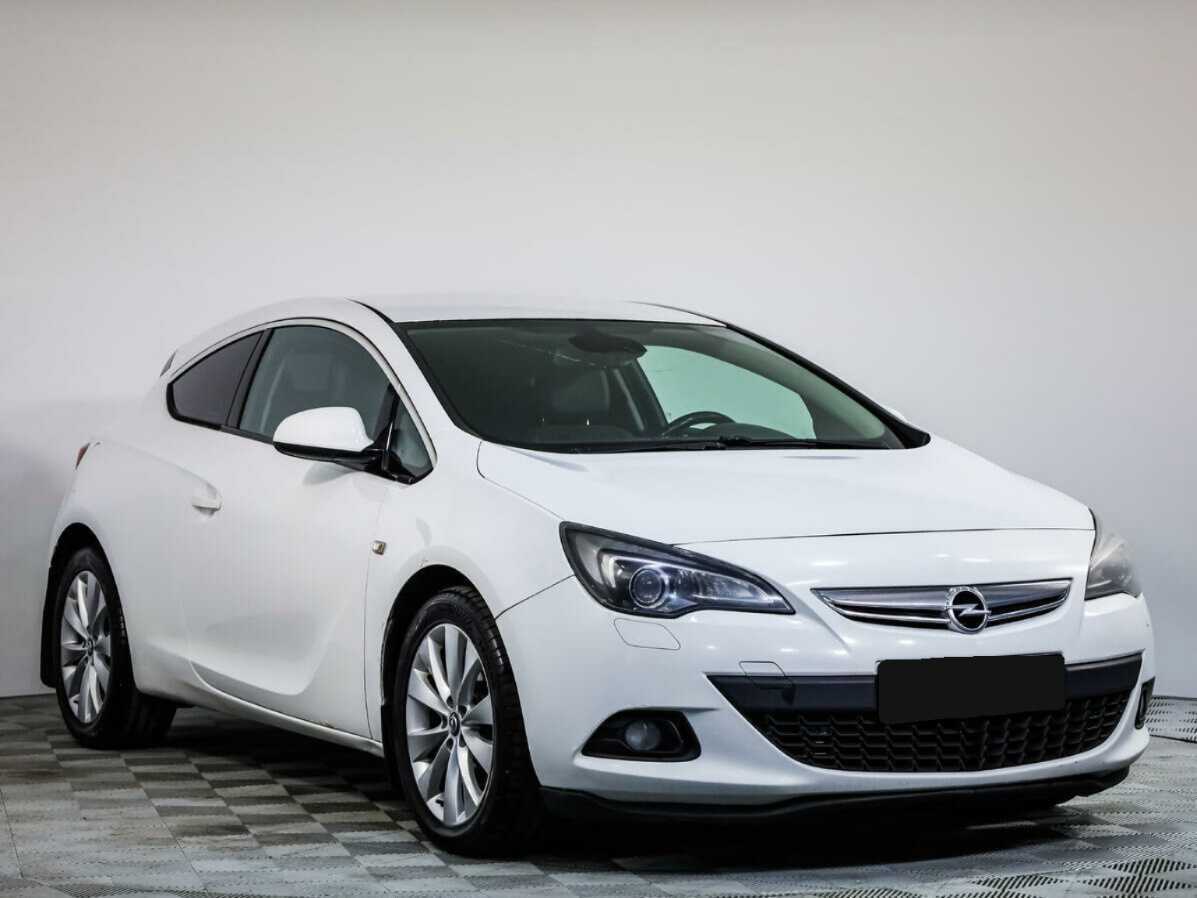 Opel Astra с пробегом — 2012 год. Фото: #1