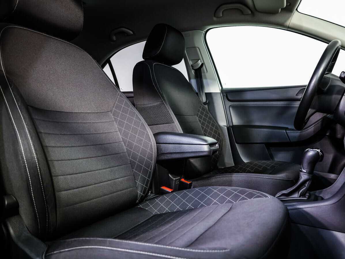 Skoda Rapid с пробегом — 2017 год. Фото: #10