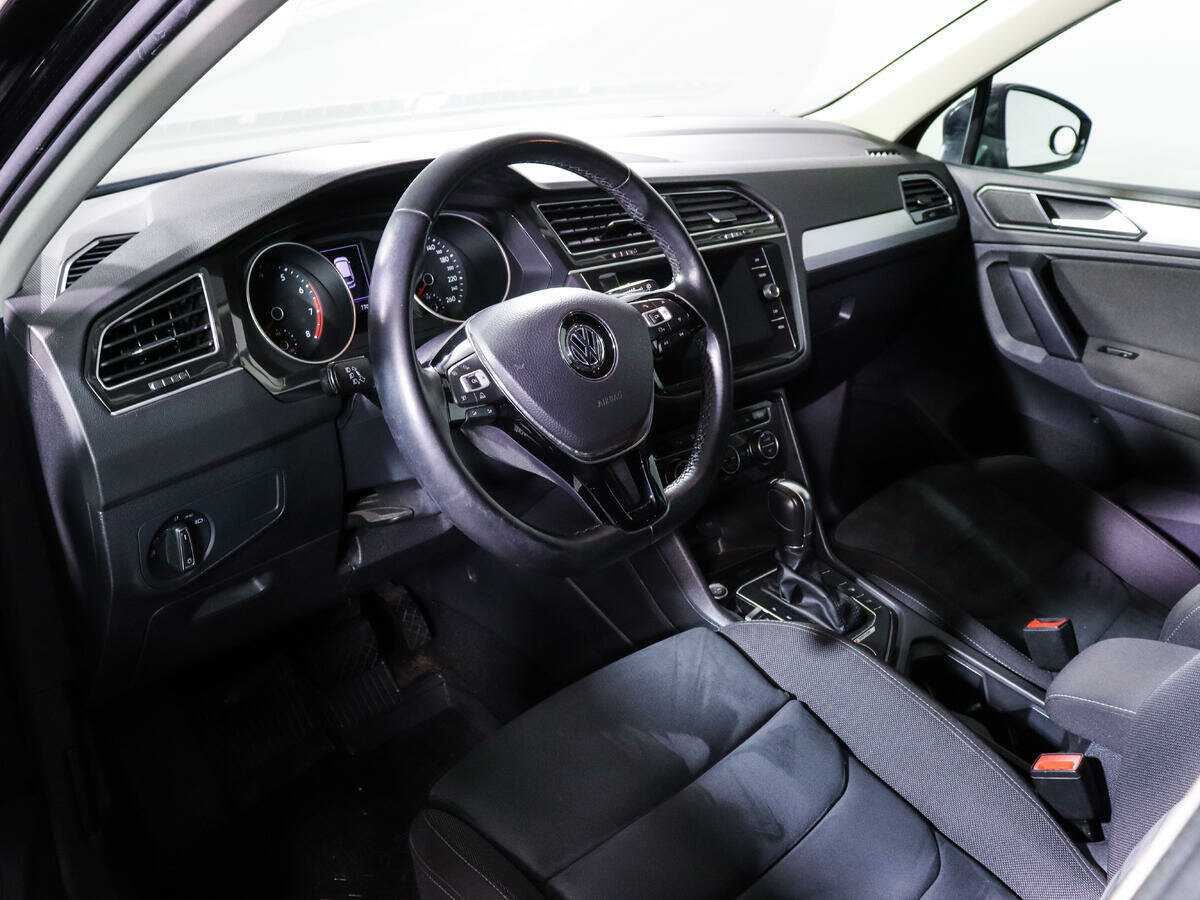 Volkswagen Tiguan с пробегом — 2018 год. Фото: #11