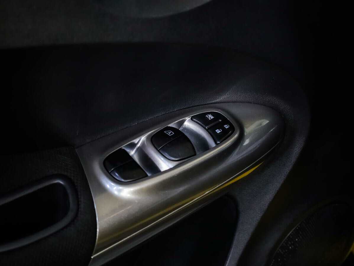 Nissan Juke с пробегом — 2014 год. Фото: #17