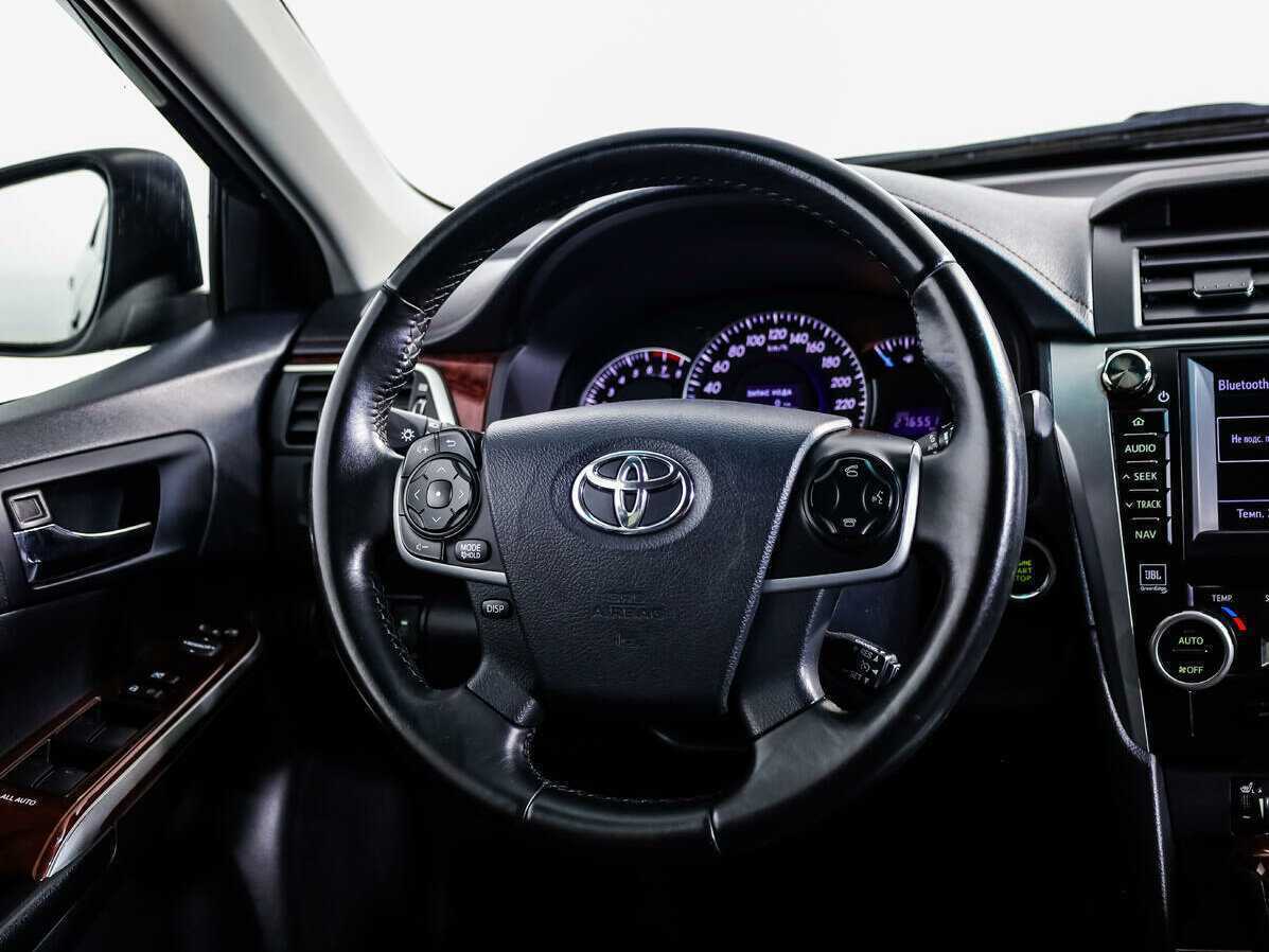 Toyota Camry с пробегом — 2013 год. Фото: #9