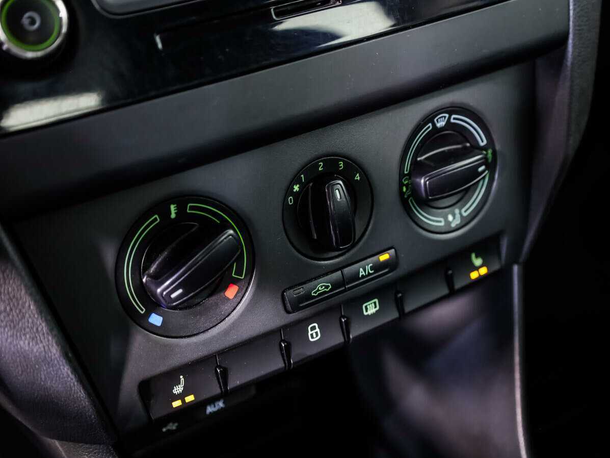 Skoda Rapid с пробегом — 2016 год. Фото: #12