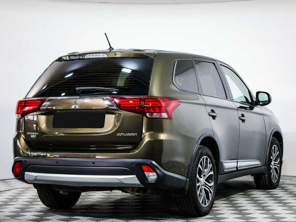 Mitsubishi Outlander с пробегом — 2015 год. Фото: #3