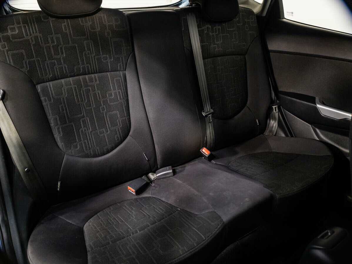 Kia Rio с пробегом — 2013 год. Фото: #8