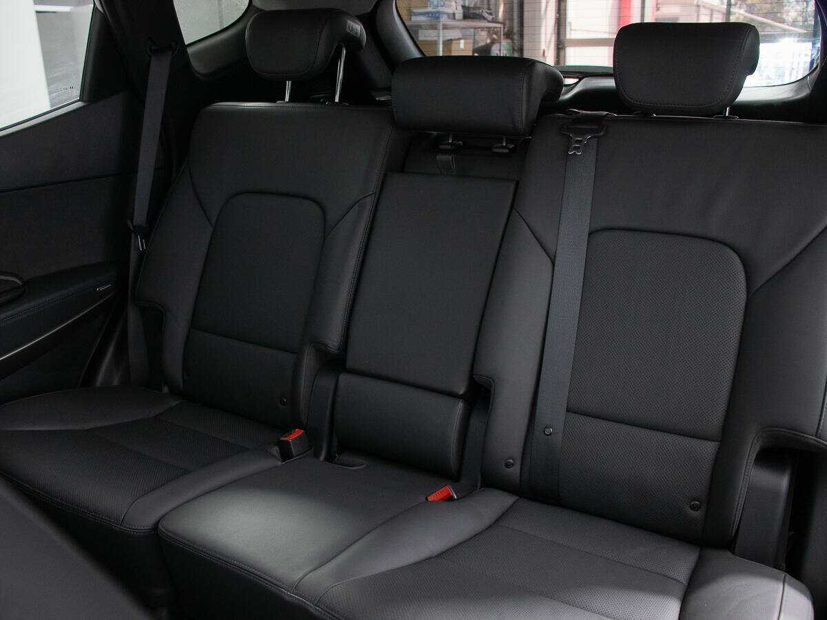 Hyundai Santa Fe с пробегом — 2016 год. Фото: #13