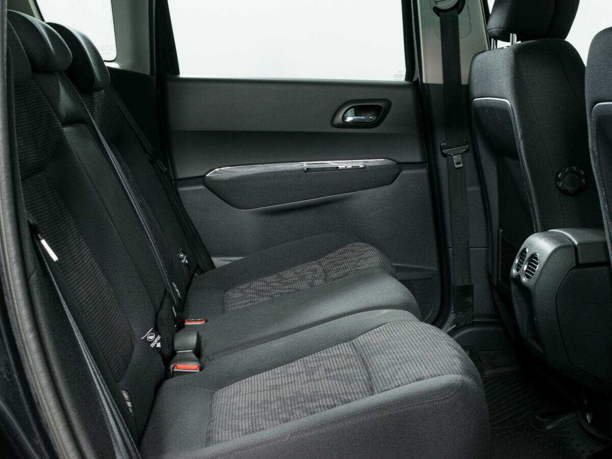 Peugeot 3008 с пробегом — 2012 год. Фото: #12