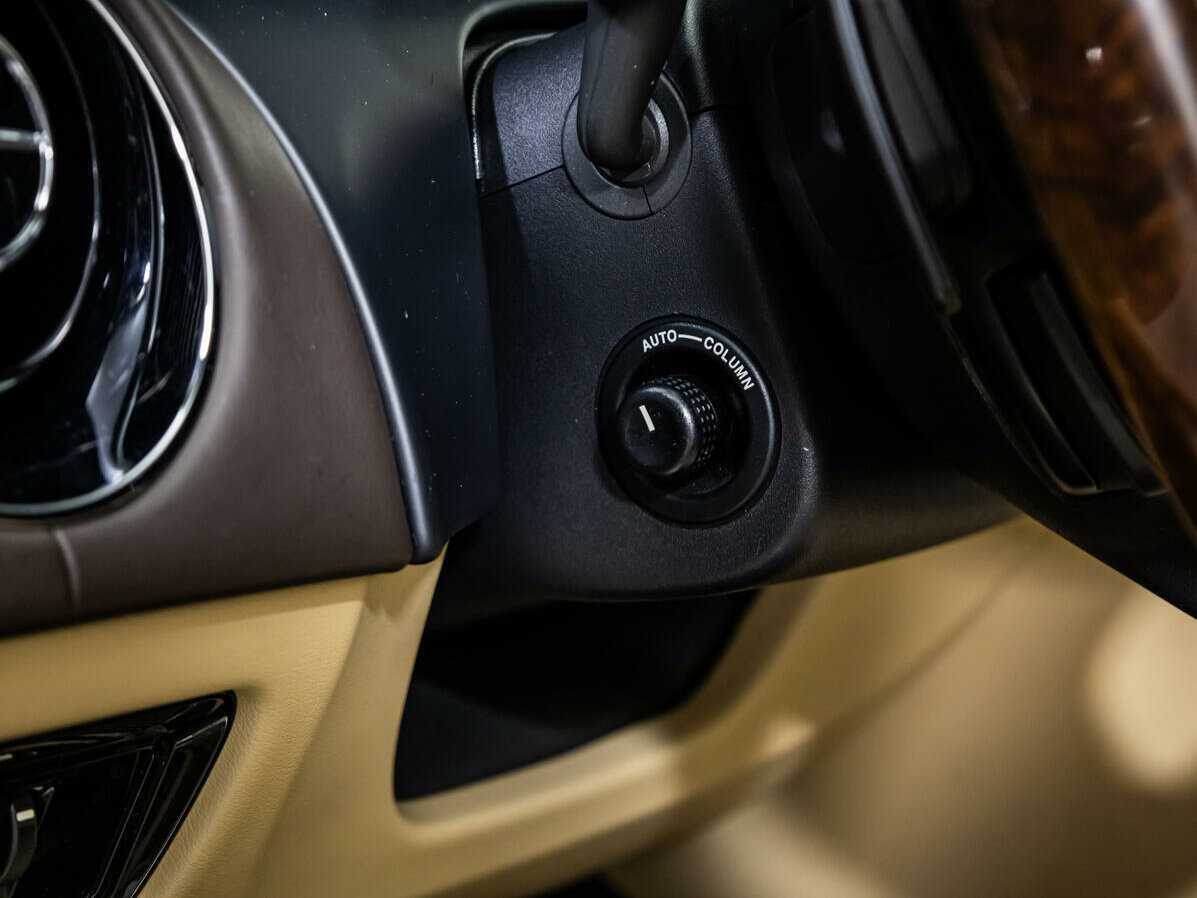 Jaguar XJ с пробегом — 2013 год. Фото: #23