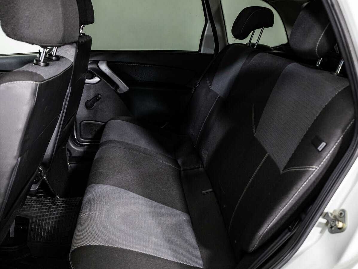 Lada (ВАЗ) Kalina с пробегом — 2017 год. Фото: #9