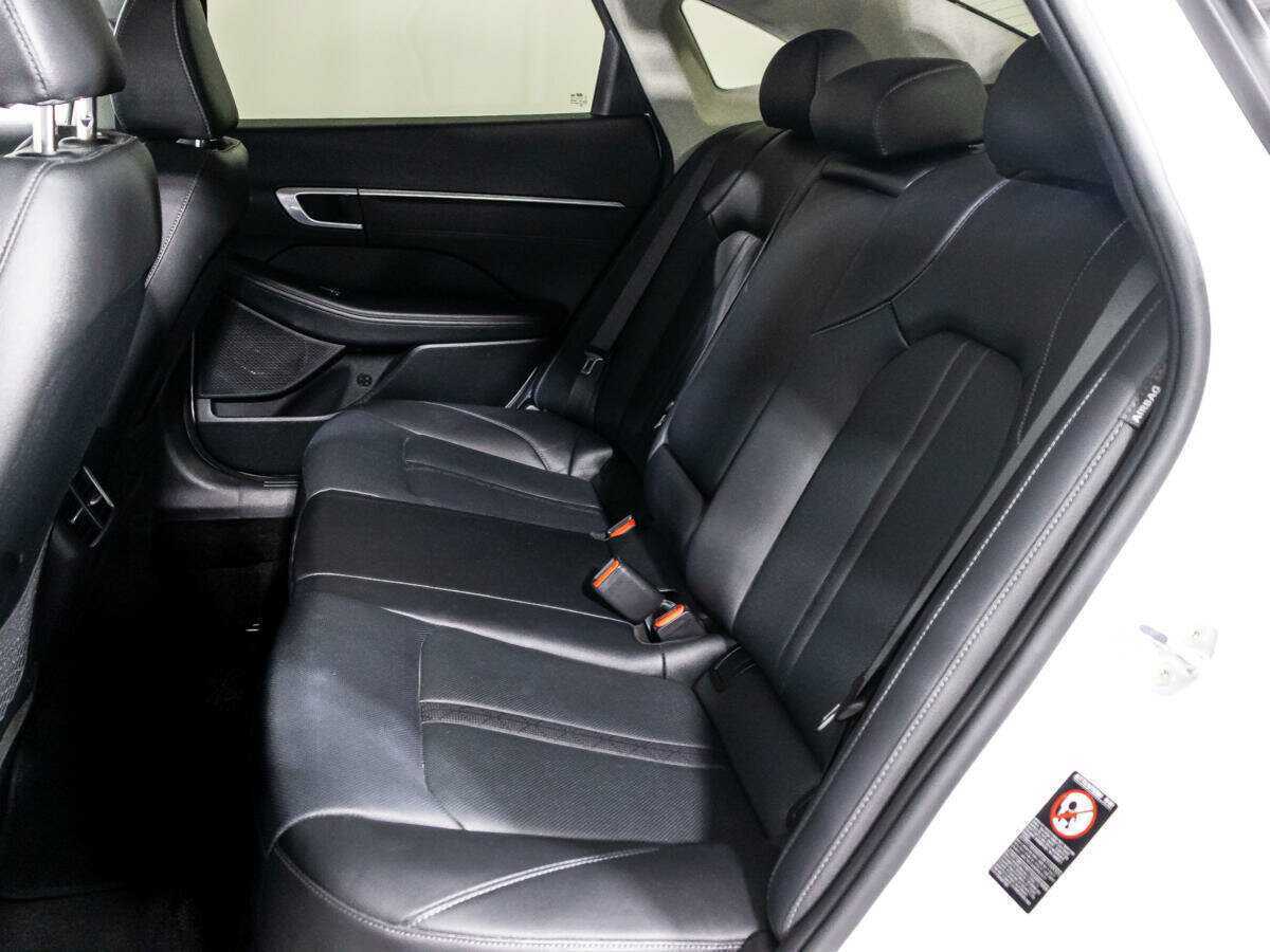 Hyundai Sonata с пробегом — 2021 год. Фото: #9