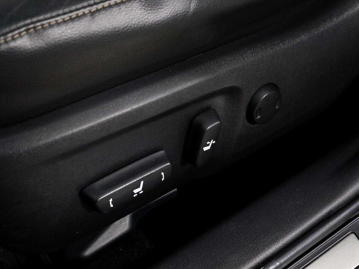 Toyota Camry с пробегом — 2016 год. Фото: #9