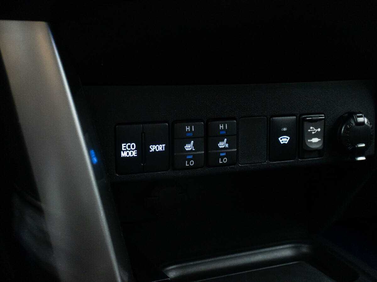Toyota RAV4 с пробегом — 2017 год. Фото: #16