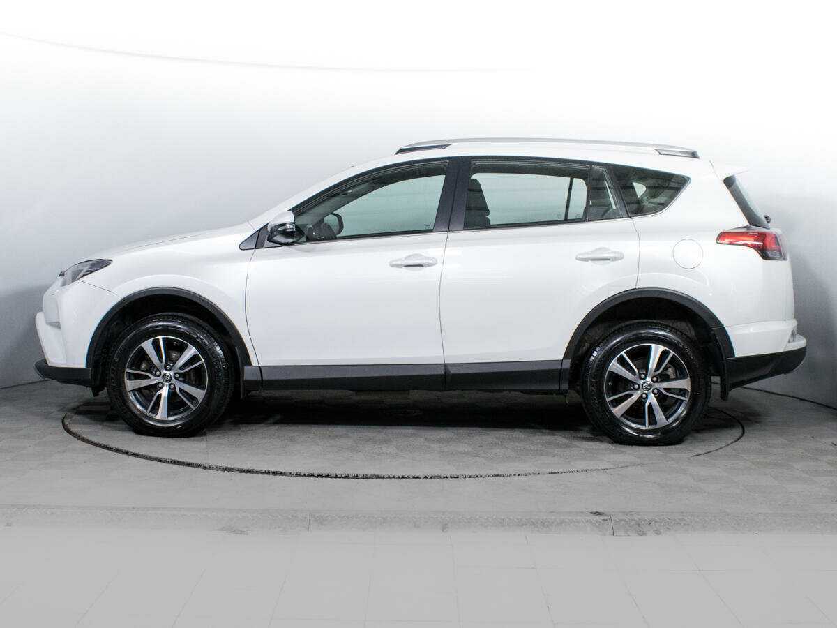 Toyota RAV4 с пробегом — 2019 год. Фото: #7