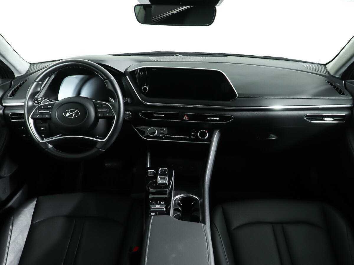 Hyundai Sonata с пробегом — 2022 год. Фото: #9