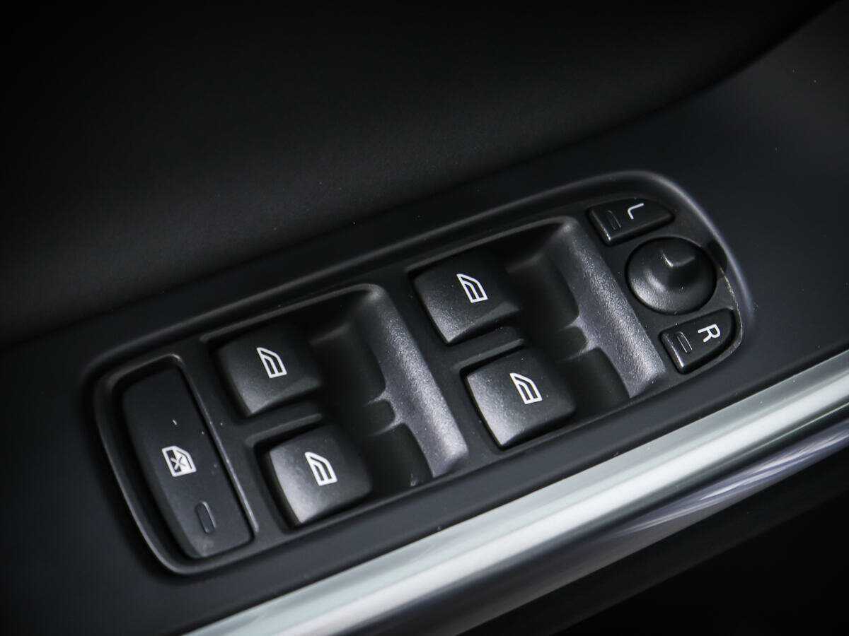 Volvo S60 с пробегом — 2013 год. Фото: #14