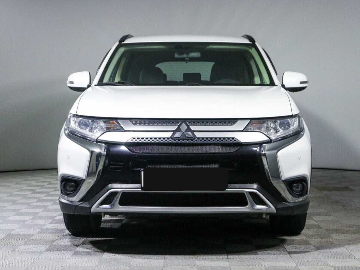 Mitsubishi Outlander с пробегом — 2019 год. Фото: #1