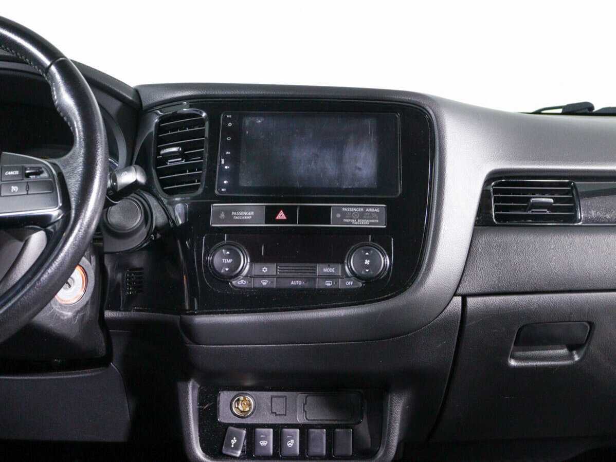 Mitsubishi Outlander с пробегом — 2019 год. Фото: #10