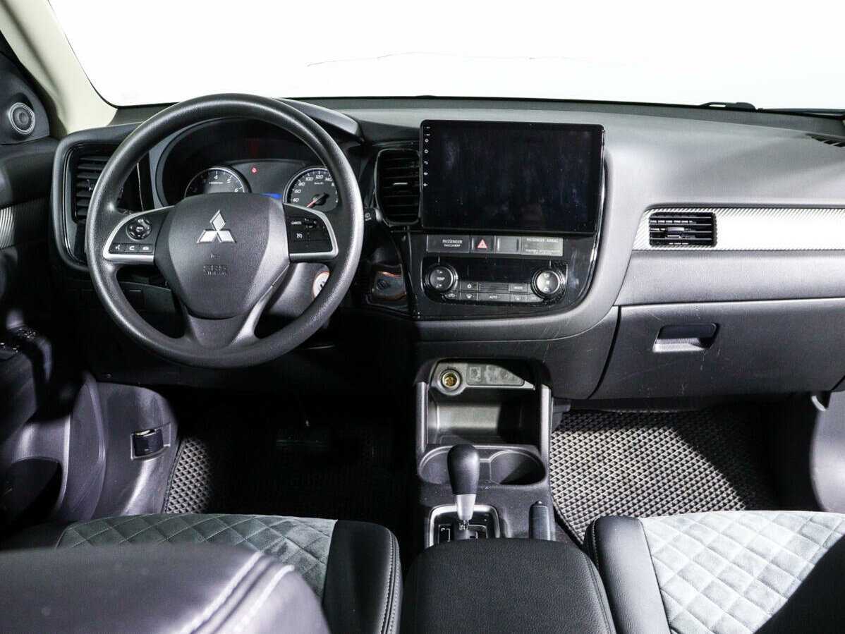 Mitsubishi Outlander с пробегом — 2013 год. Фото: #10