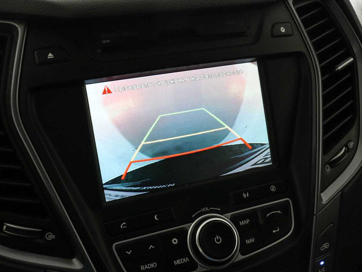 Hyundai Santa Fe с пробегом — 2015 год. Фото: #12