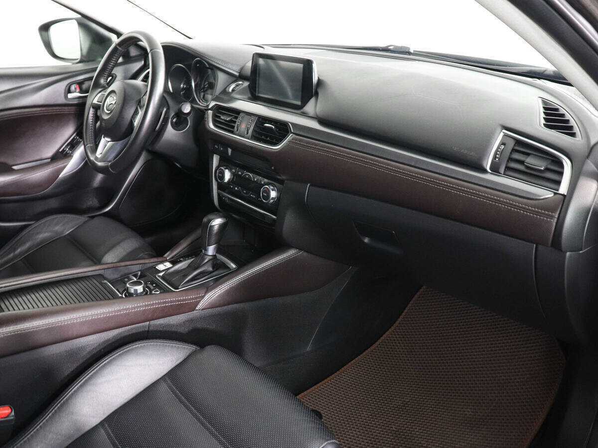 Mazda 6 с пробегом — 2015 год. Фото: #9