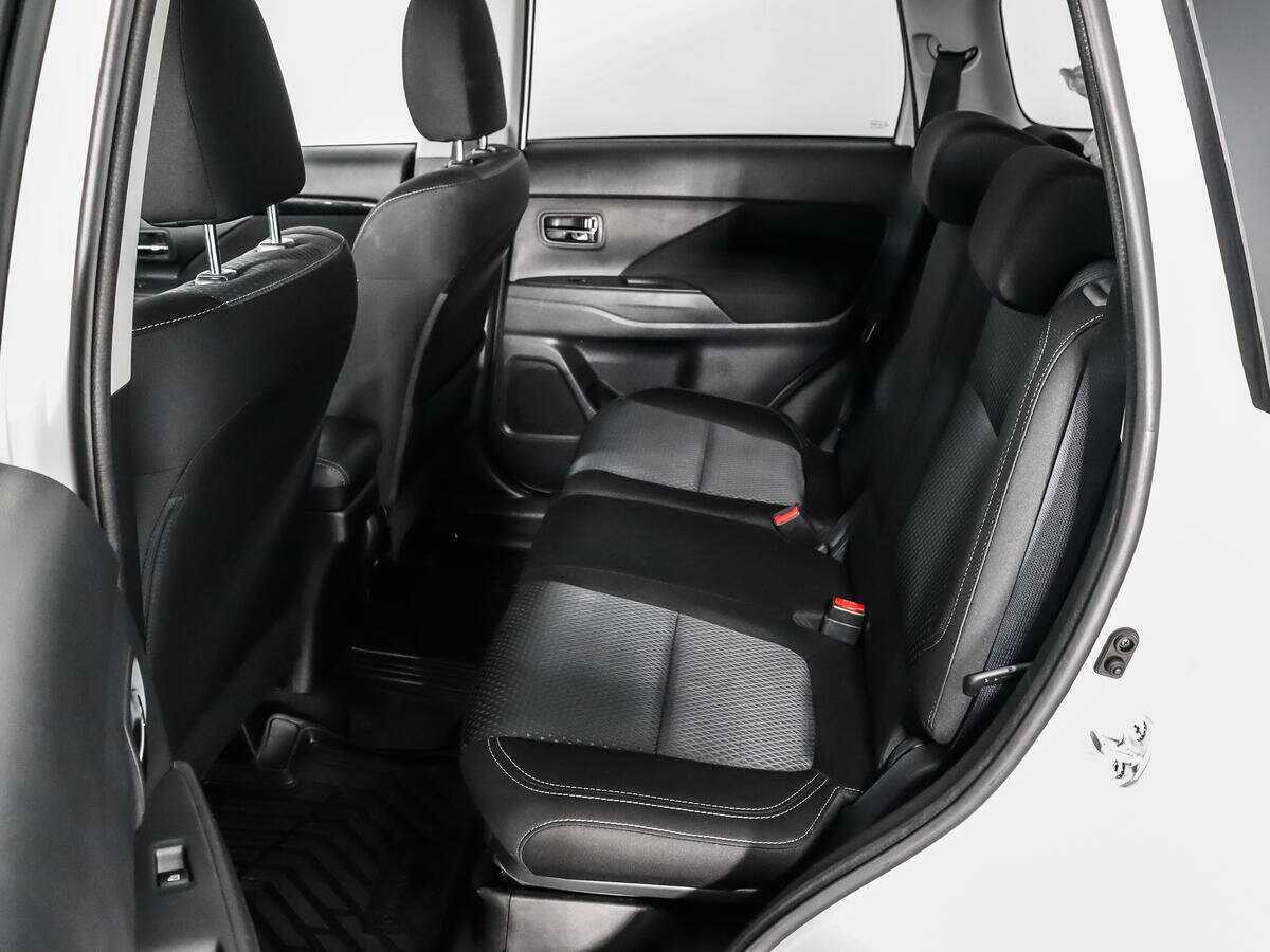 Mitsubishi Outlander с пробегом — 2020 год. Фото: #10