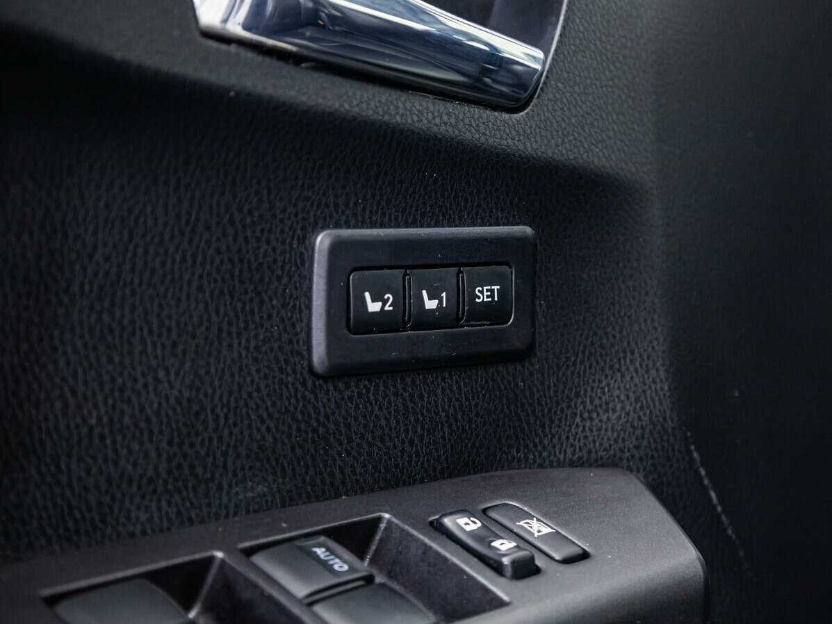 Toyota RAV4 с пробегом — 2018 год. Фото: #13