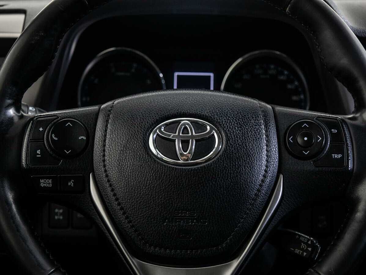 Toyota RAV4 с пробегом — 2018 год. Фото: #15
