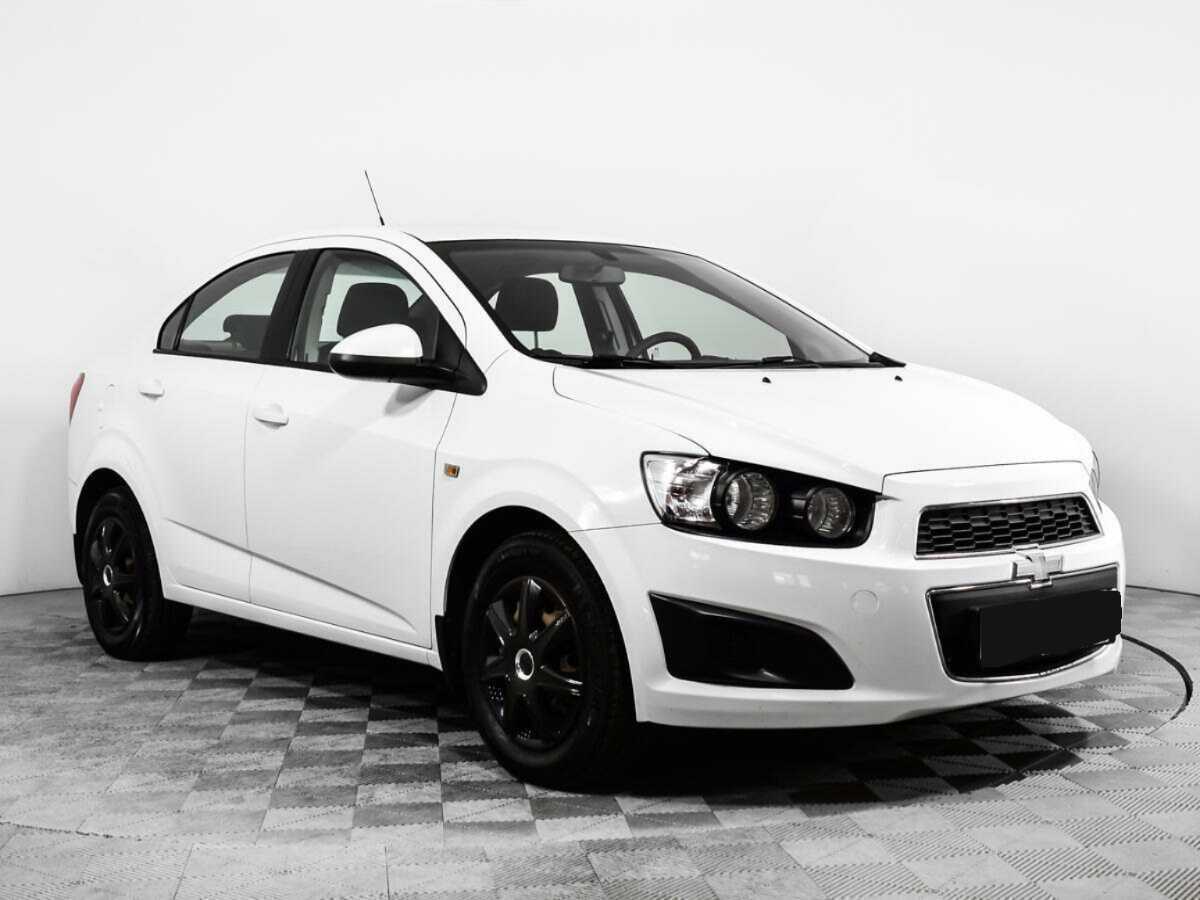Chevrolet Aveo с пробегом — 2014 год. Фото: #2