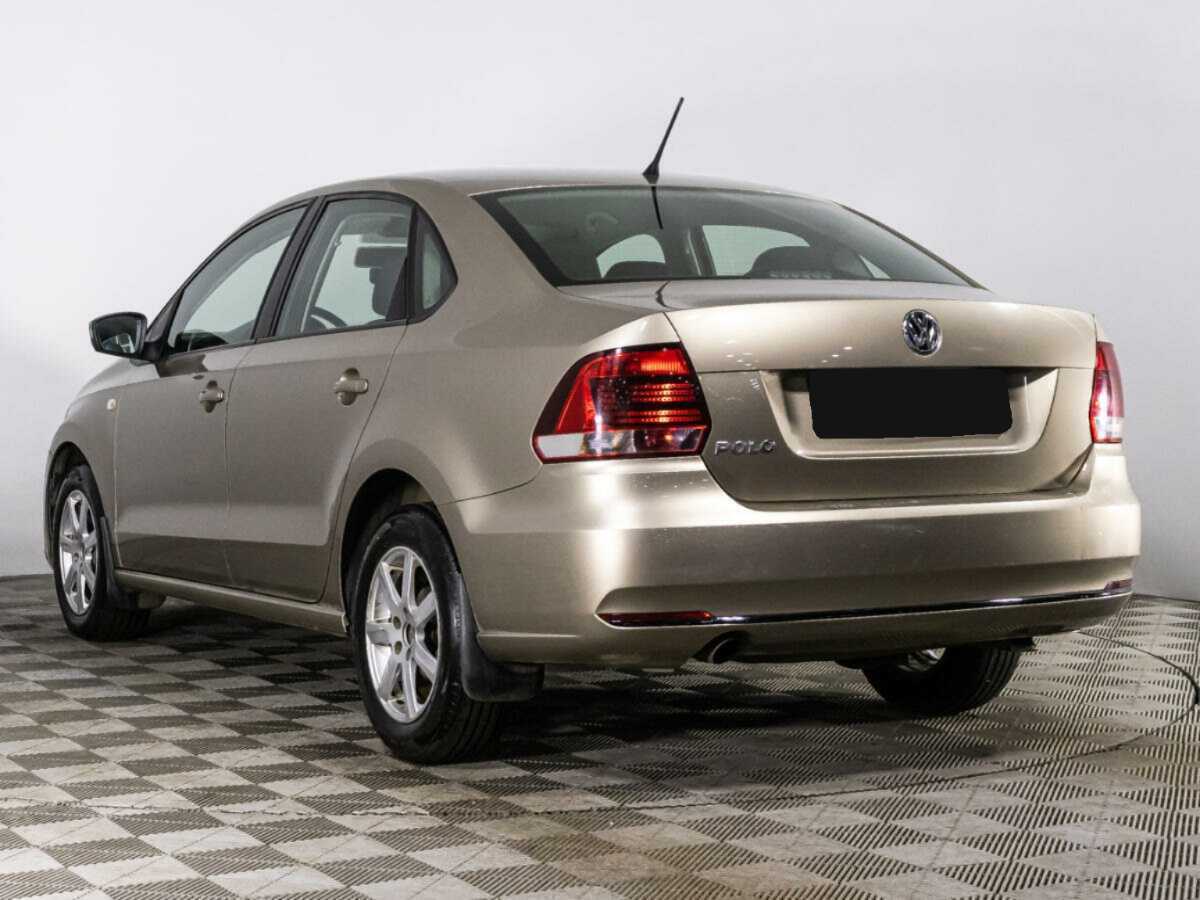 Volkswagen Polo с пробегом — 2016 год. Фото: #6