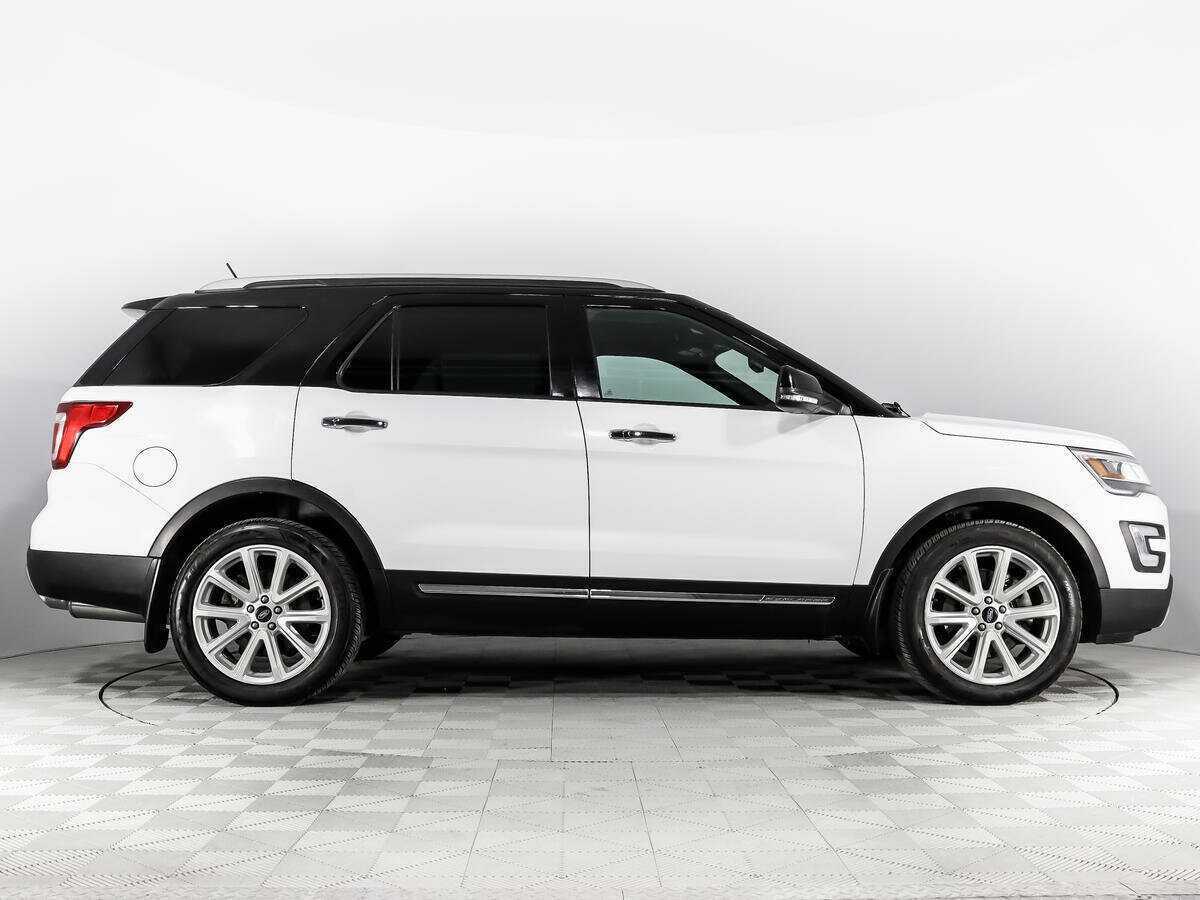 Ford Explorer с пробегом — 2017 год. Фото: #3