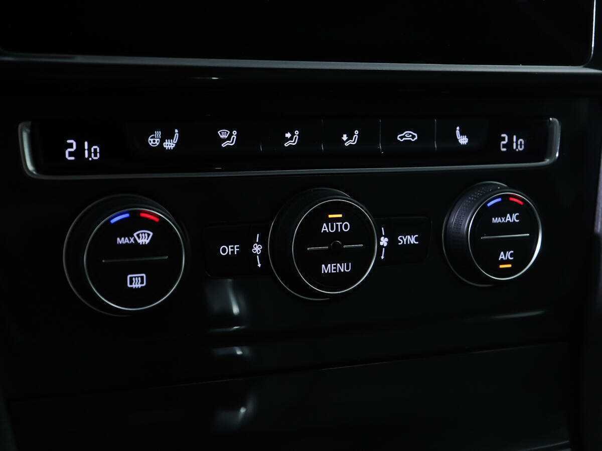 Volkswagen Golf с пробегом — 2018 год. Фото: #18