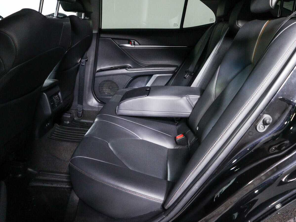 Toyota Camry с пробегом — 2019 год. Фото: #9