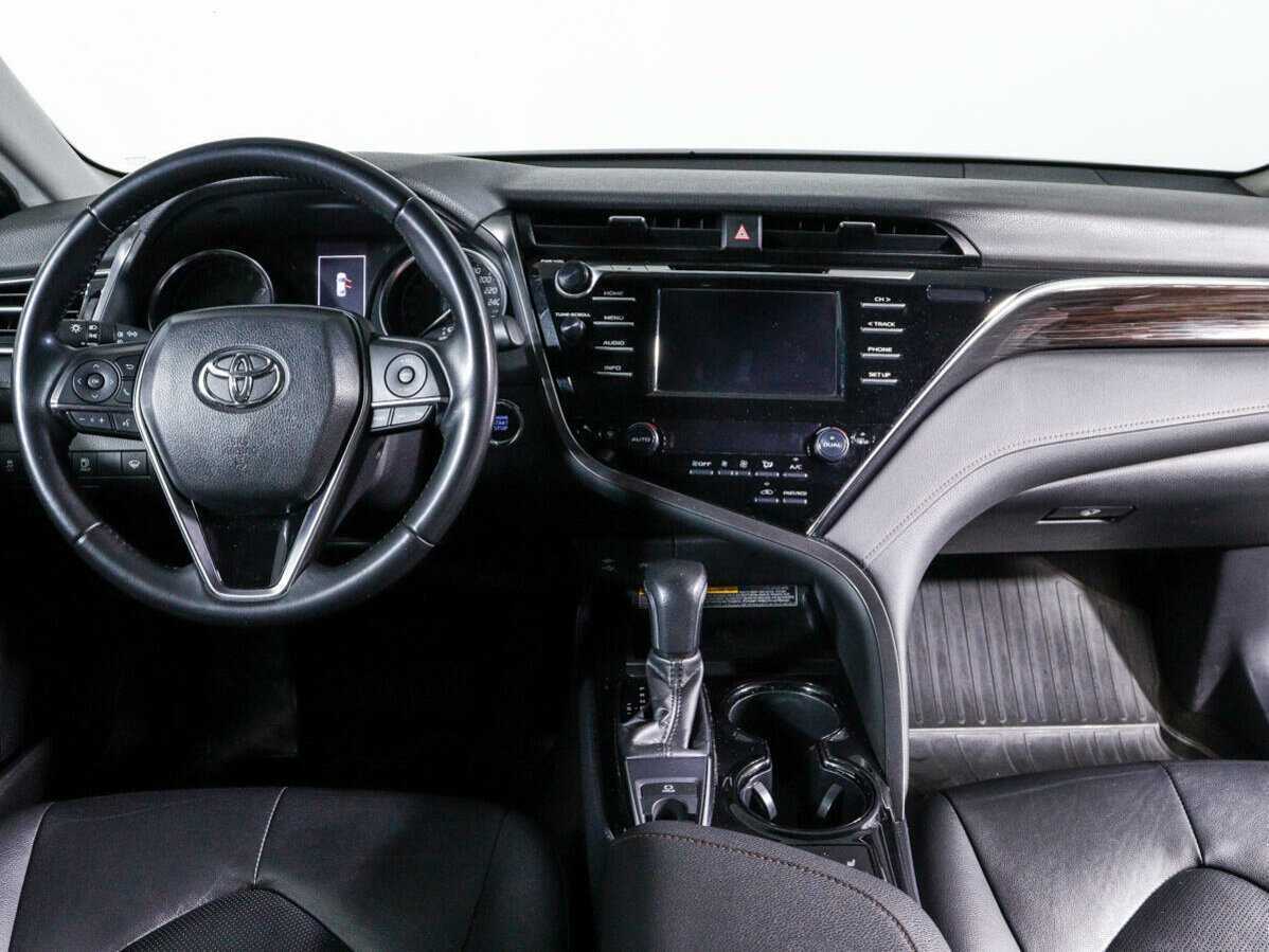 Toyota Camry с пробегом — 2019 год. Фото: #11
