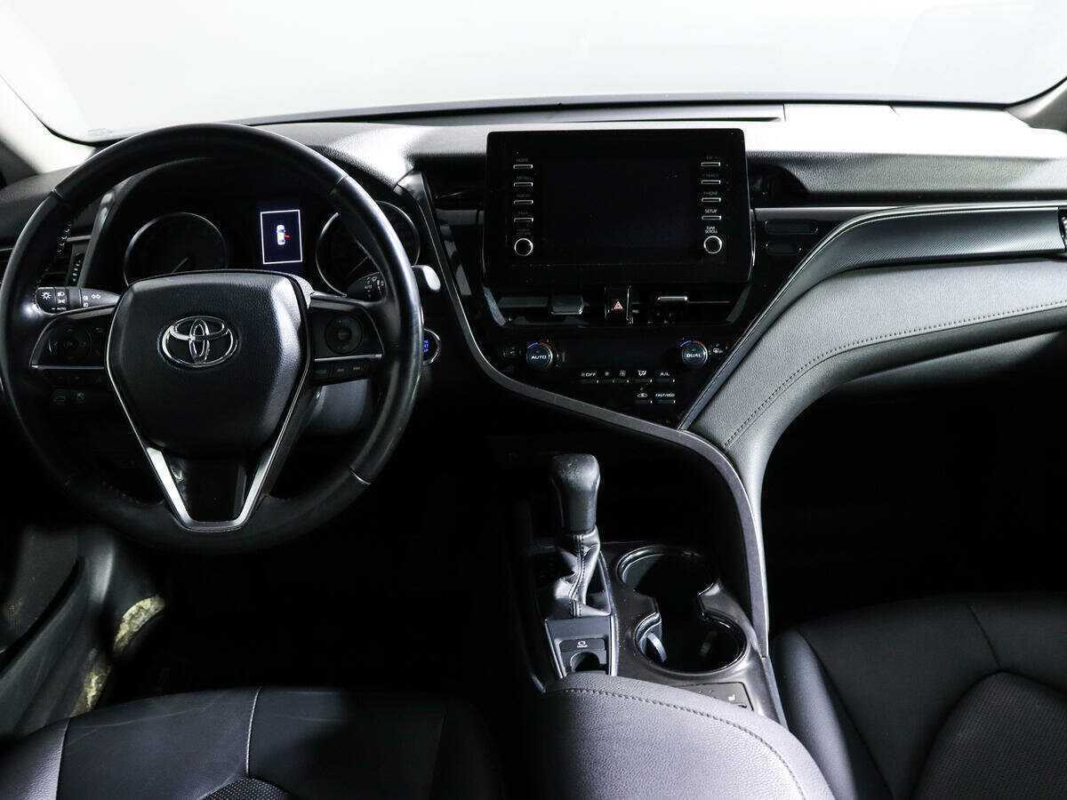 Toyota Camry с пробегом — 2021 год. Фото: #11