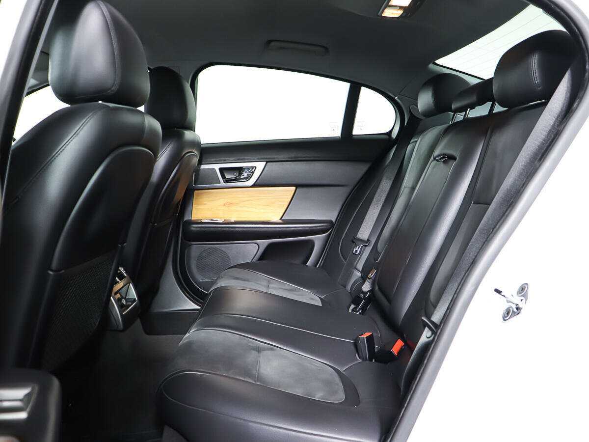 Jaguar XF с пробегом — 2014 год. Фото: #9